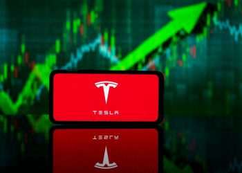 Vendas da Tesla voltam a crescer na Europa, com alta de 3% na entrega de veículos em abril