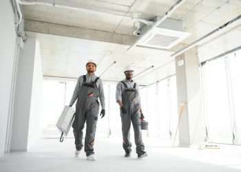 Em 2023, Brasil alcança recorde de 100 milhões de pessoas ocupadas