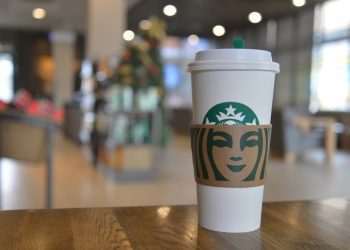 Operadora do Burger King anuncia compra da Starbucks no Brasil