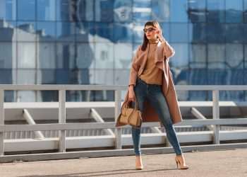 A moda, reflexo vibrante e dinâmico dos tempos, está passando por uma metamorfose profunda, impulsionada por novos comportamentos de consumo.