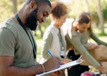 Setor de serviços fica estável em maio, aponta pesquisa do IBGE