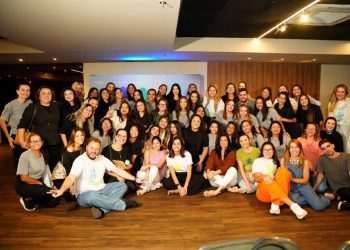 Arezzo&Co lança programa de influência e capacitação para vendedores e gerentes de lojas