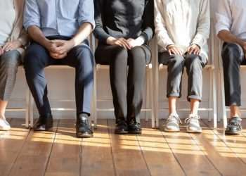 Desemprego cai para 6,9%, menor índice do trimestre desde 2014