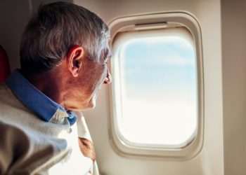 Aposentados poderão comprar passagem aérea por até R$ 200 cada trecho