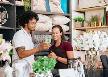 Emprego no comércio levou 3 anos para retomar nível pré-pandemia