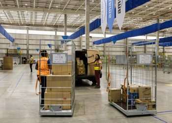 Amazon usa inteligência artificial e robótica para acelerar entregas