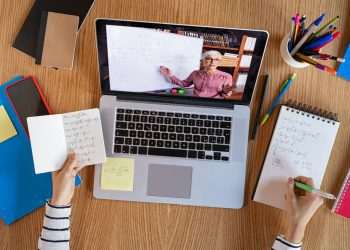 Prefeitura de SP oferece cursos de vendas na internet e gestão para artesãos da capital