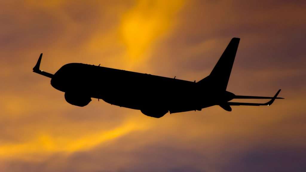 BNDES aprova R$ 2,1 bi para exportação de 16 aviões da Embraer para a Republic Airways, dos EUA