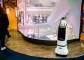 Loja futurista da Cacau Show une experiência física e digital no Latam Retail Show