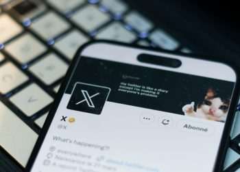 Turma do Supremo vota para manter X suspenso no Brasil