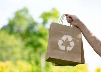 Impacto ESG no varejo brasileiro cai 7% em 2024, aponta Mosaiclab