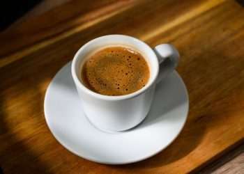 Consumo de café no Brasil recua por alta demanda global e mudanças climáticas