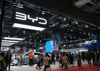 Vendas da Tesla ficam atrás das da BYD pela primeira vez