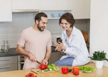 Brasileiros são os que mais fazem refeições principais e gastam mais tempo na cozinha