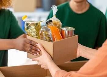 Zamp e Movimento Arredondar arrecadam R$ 6 milhões para educação e combate à fome