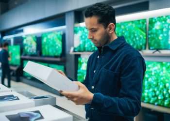 Interesse dos consumidores na Black Friday cresce, mas decisão de compra depende de preços