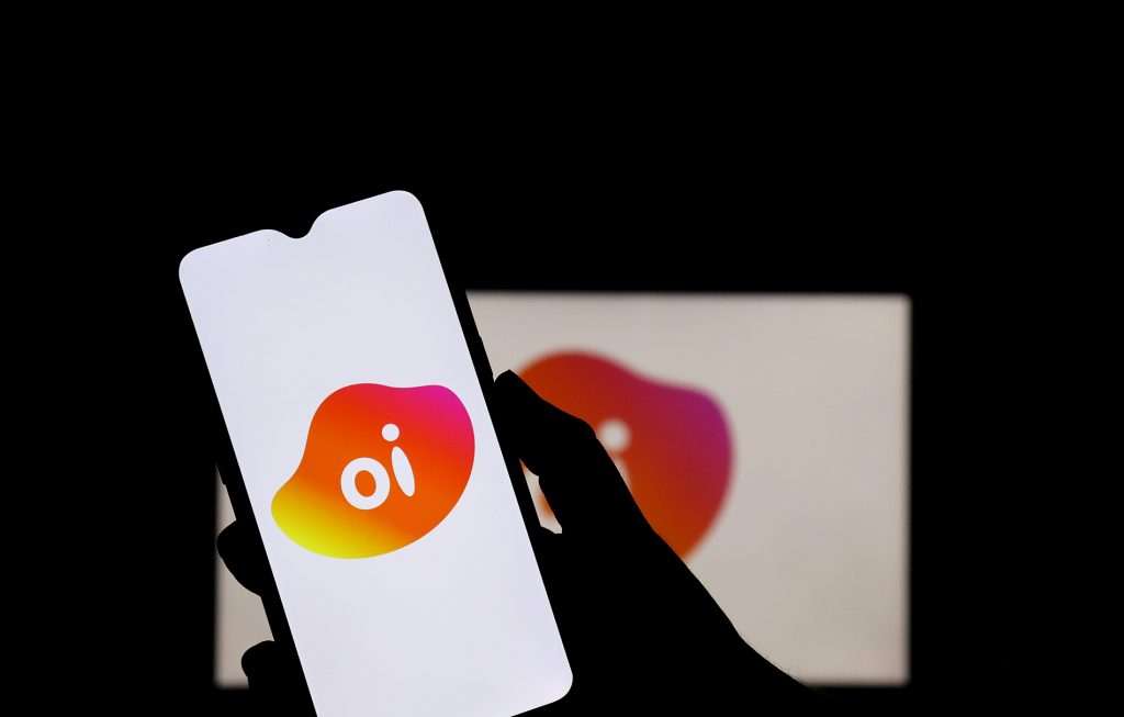 CEO da Oi, Mateus Bandeira, anuncia a funcionários que deixará o cargo