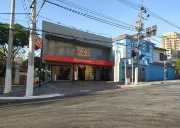 Controladora do Oxxo avalia vender sua participação na rede