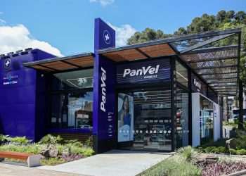 Novo projeto da rede farmacêutica foca em beleza, saúde e bem-estar, com arquitetura funcional e tecnologia de ponta