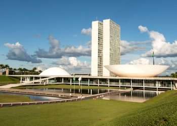 Déficit de contas públicas cai 80% em novembro, o menor desde 2021