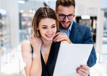 Mercado de luxo perde 50 milhões de consumidores e fica estável em € 1,5 trilhão em 2024