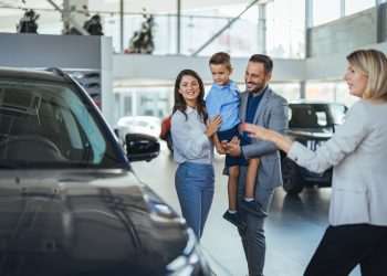 Vendas de automóveis e comerciais leves crescem 14,02% em 2024