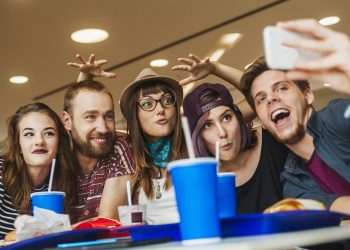 Para o marketing dos shoppings, já não basta gerar fluxo: é preciso promover conexões