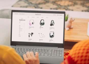 Cinco dos 10 maiores e-commerces do Brasil são asiáticos