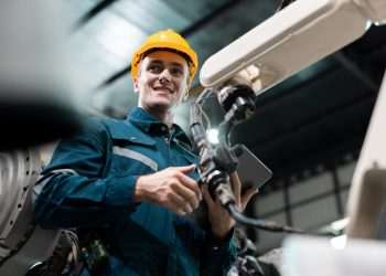 Intenção de investimento na indústria da construção cai 3,1 pontos em fevereiro, diz CNI