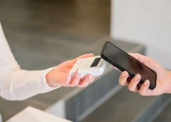 Varejistas e instituições financeiras aceleram a modernização dos meios de pagamento