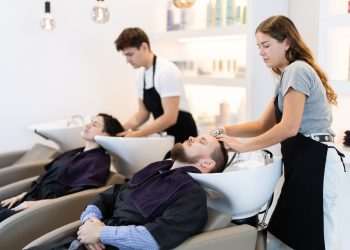 Setor de serviços recua em dezembro, mas acumula alta de 3,1% em 2024