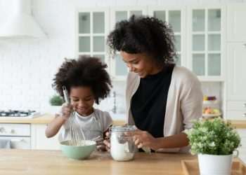 Consumo nos lares brasileiros cresce 2,22% em janeiro ante janeiro de 2024, mostra Abras