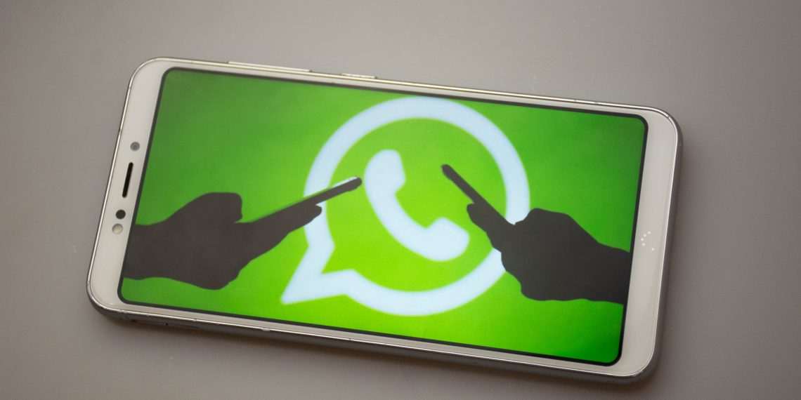 Farmácias, saúde e beleza lideram o uso do WhatsApp para atendimento e vendas no Brasil