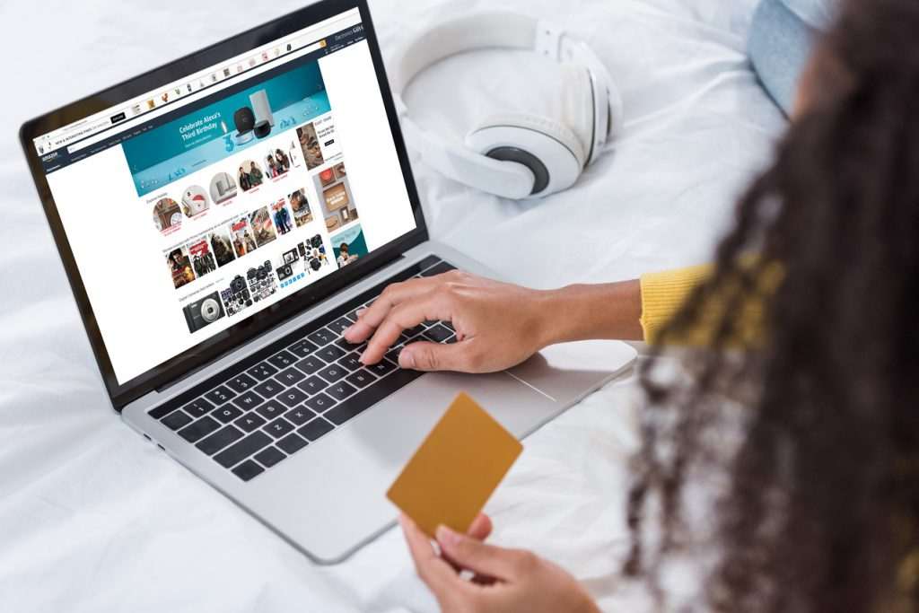 Varejo online brasileiro deve alcançar quase US$ 300 bilhões até 2027