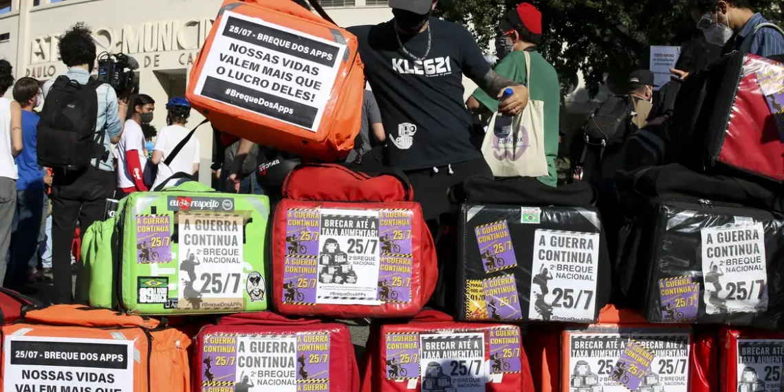 Entregadores de aplicativos entram em greve em 59 cidade do País