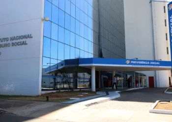 INSS: 13º antecipado injetará R$ 73,3 bi na economia; veja calendário