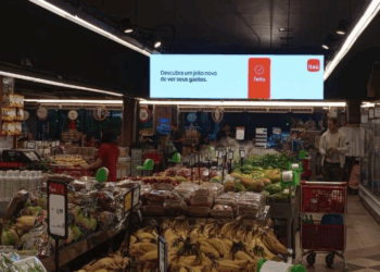 Itaú gera mais de 1 milhão de impactos com campanha de retail media em supermercado