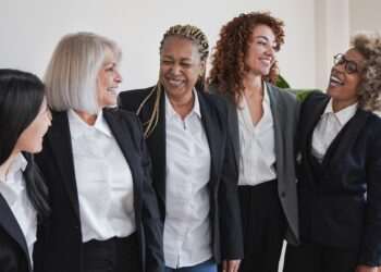 O Boticário abre inscrições para programa de capacitação para mulheres com mais de 45 anos