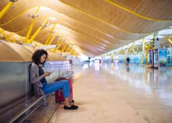 Apagão na Europa paralisa aeroportos em Espanha e Portugal e voos são cancelados