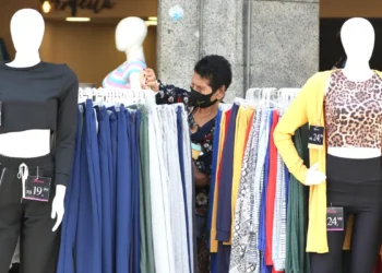 Brasil descarta 4 milhões de toneladas de resíduos têxteis por ano