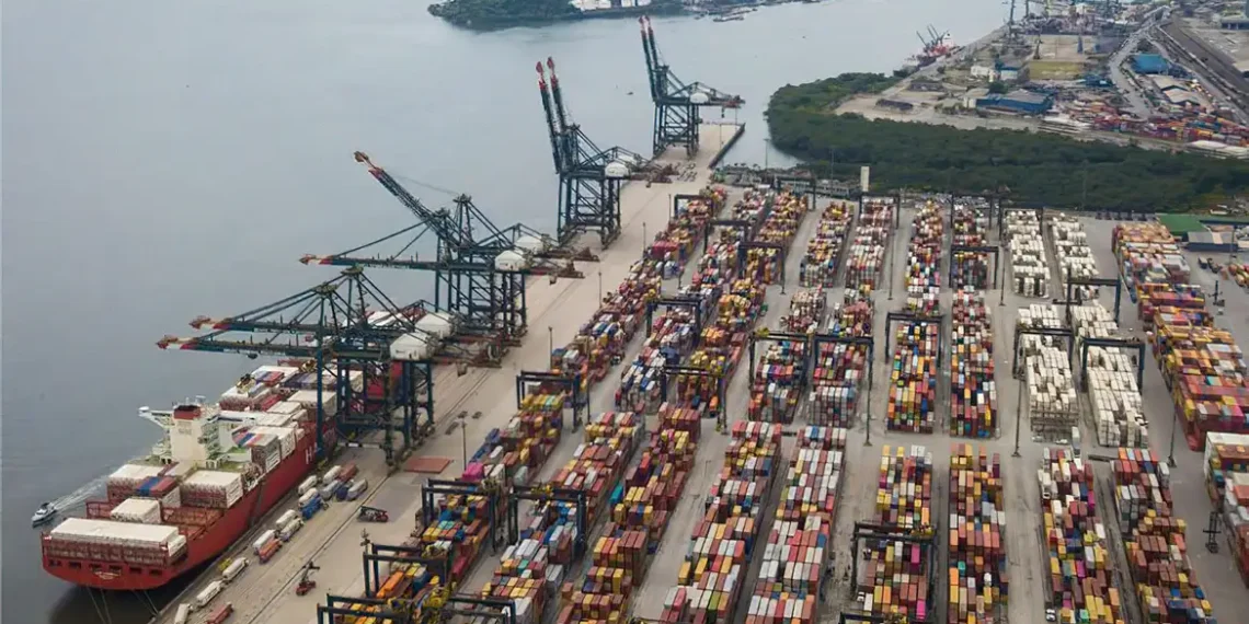Brasil pode ganhar mercados com tarifaço de Trump, diz economista