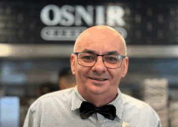 Osnir Hamburger abre vagas para profissionais 50+ no mercado de trabalho