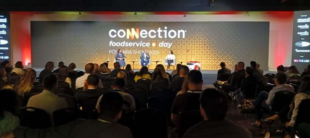 Em seu primeiro evento após retornar ao Brasil, CEO do Outback homenageia Peter Rodenbeck