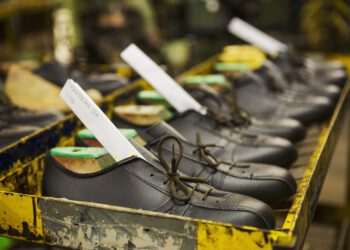 Indústria de calçados caminha para produzir 1 bilhão de pares e faturar R$ 40 bi