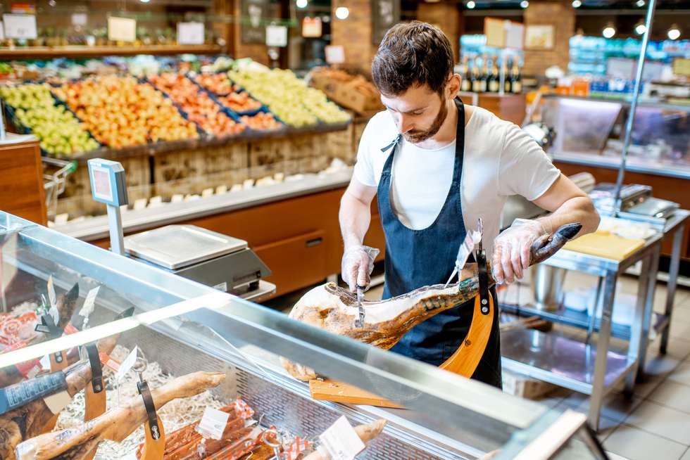 Abras diz que supermercados sofrem para preencher as 350 mil vagas de emprego abertas