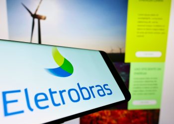 Eletrobras completa três anos de privatização com entregas, mas ações ainda patinam