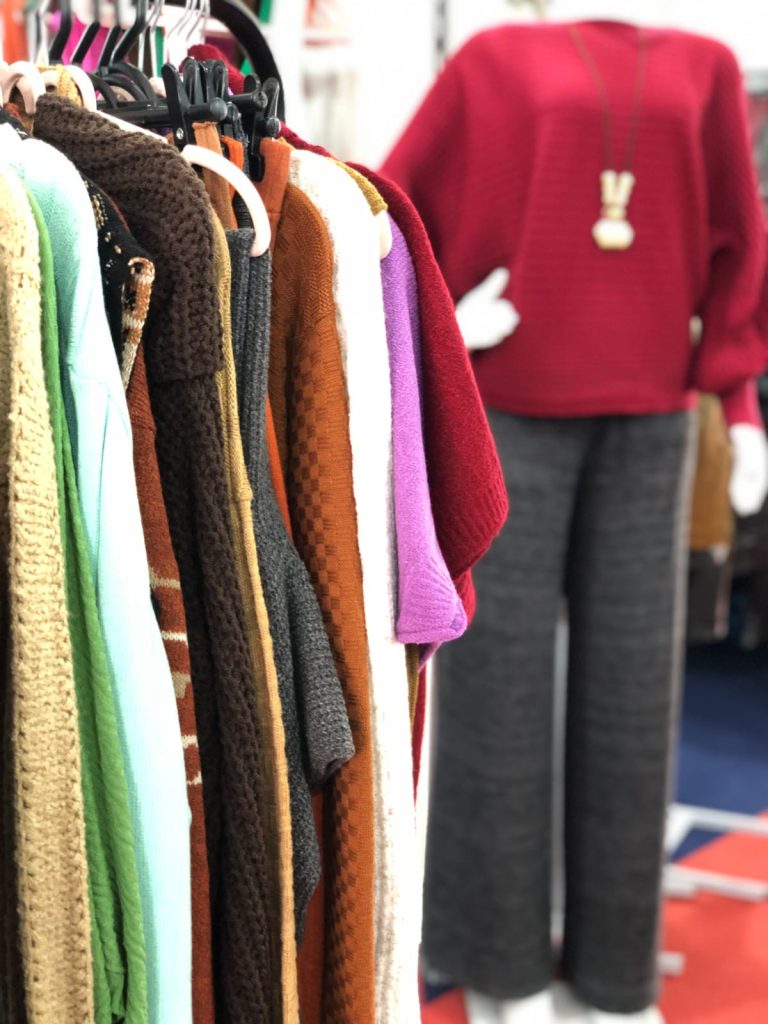 Feira Outlet das Malhas aquece o Carrefour Anchieta com moda de inverno
