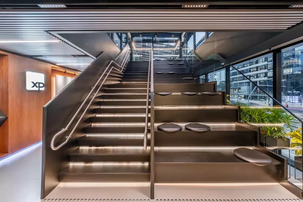 Flagship da XP em São Paulo transforma agência em hub de experiência