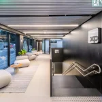 Flagship da XP em São Paulo transforma agência em hub de experiência