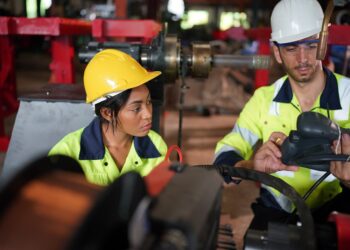 Produção industrial tem alta de 0,1% de março e acumula alta de 1,5% no ano